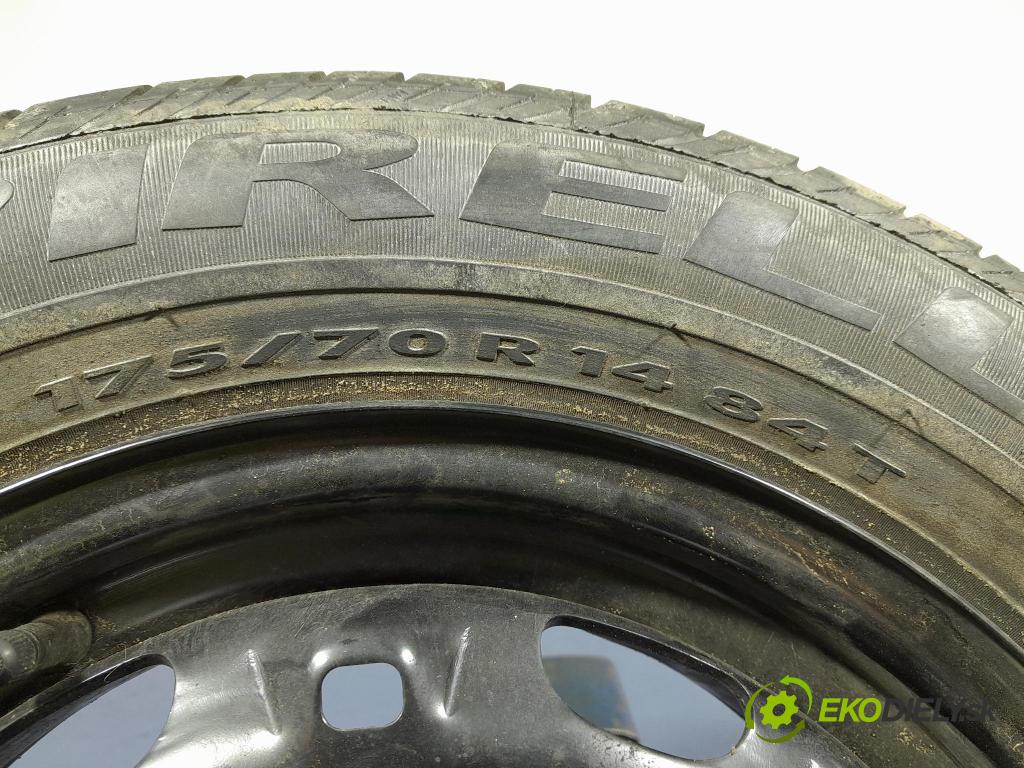 Vw Golf 2000 kolo Přístupné 6Q0601027R