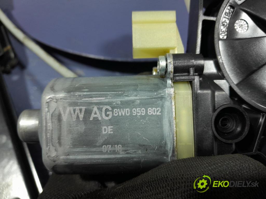 Audi Q7 2018 mechanismus stahování Sklenka: Zad: Levý: 4M0839461A