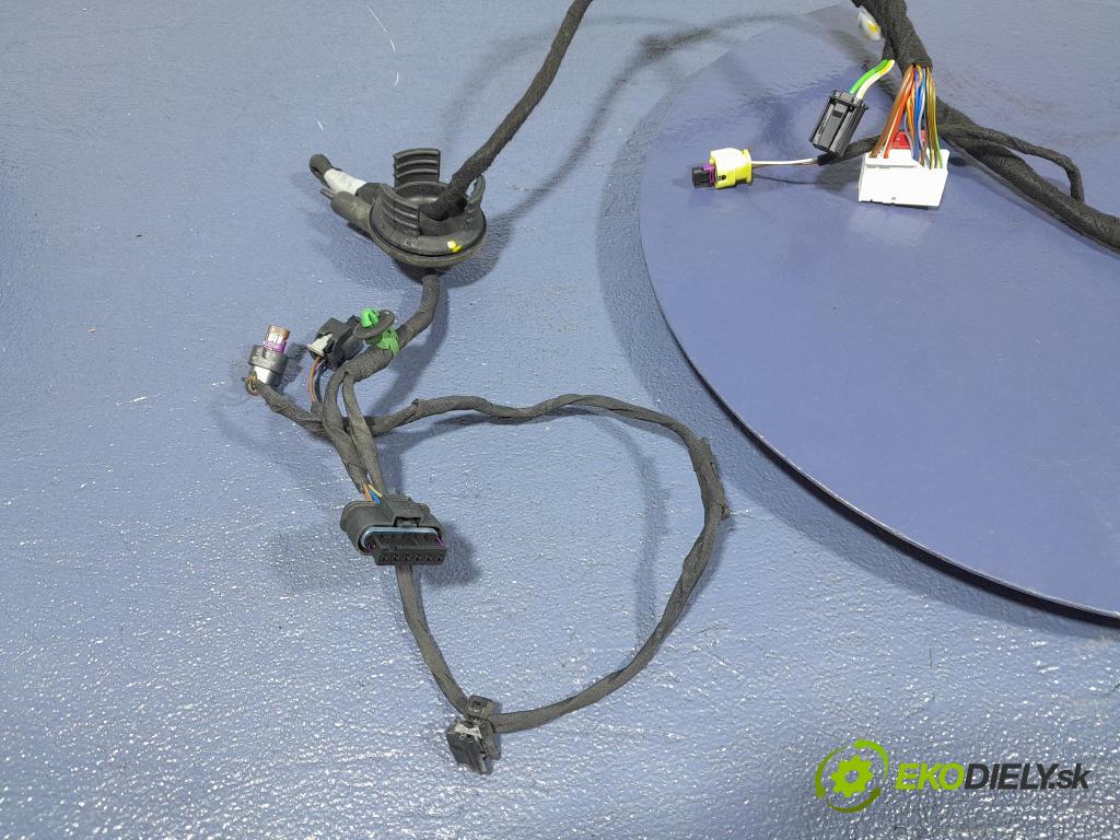 Audi Q7 2018 instalace Elektrický: 4M0971030JG