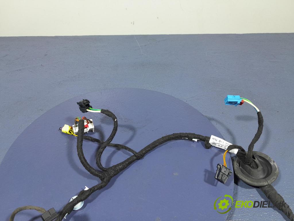 Audi Q7 2018 instalace Elektrický: 4M0971029JG