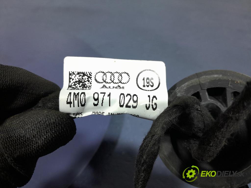 Audi Q7 2018 instalace Elektrický: 4M0971029JG