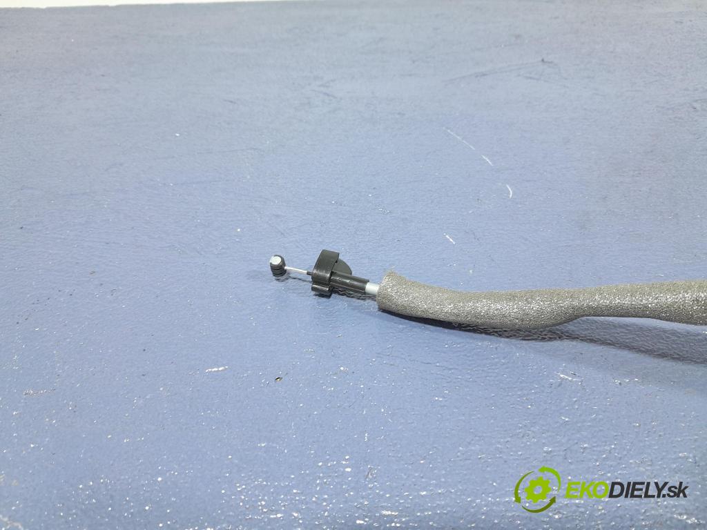 Audi Q7 2018 zámek dveře před v pravo: 8J1837016E