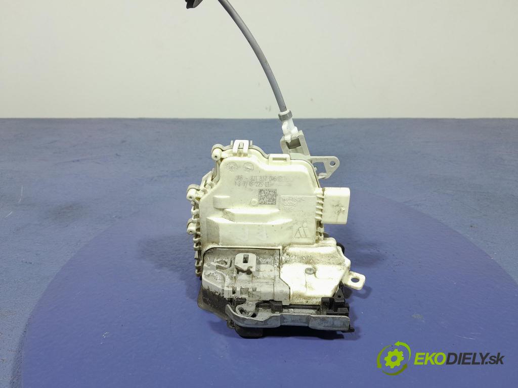 Audi Q7 2018 zámek dveře před v pravo: 8J1837016E