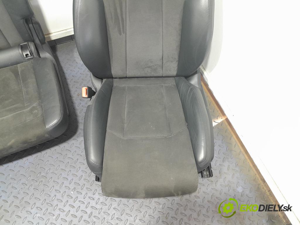 Audi Q7 2018 sedačke: Soubor.