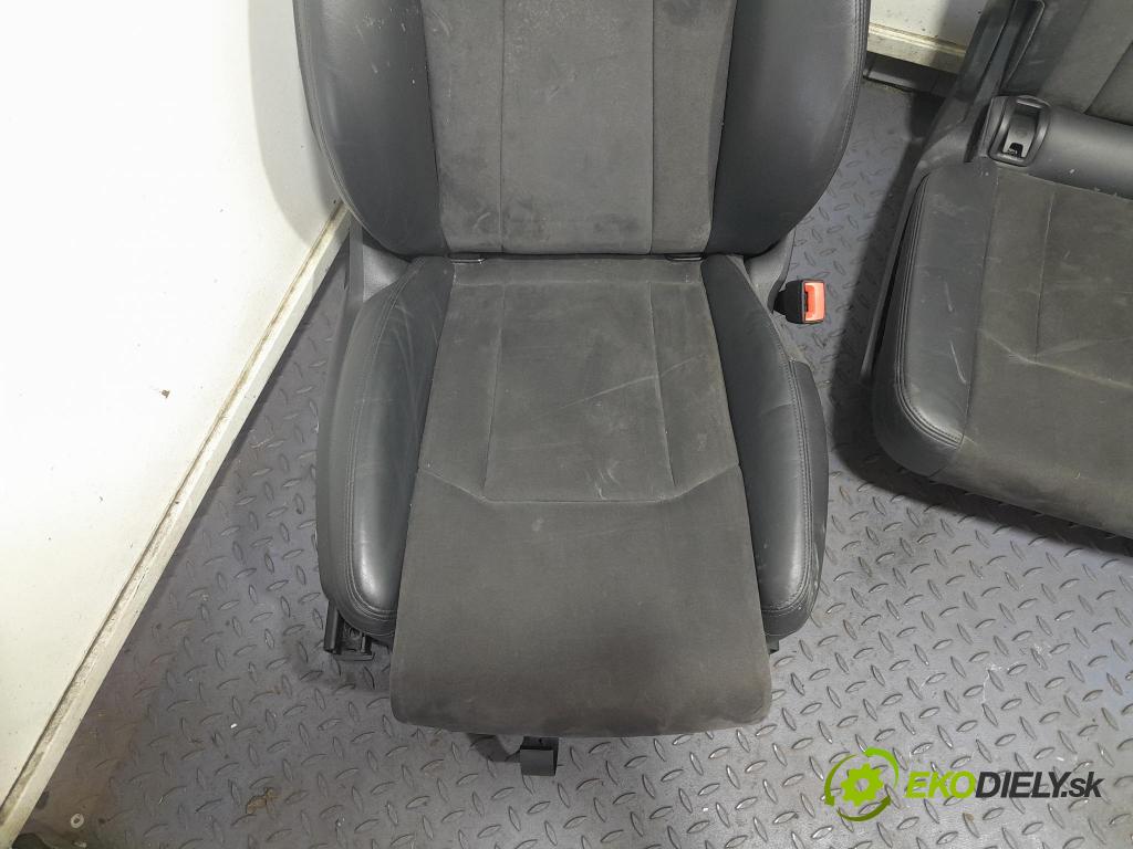 Audi Q7 2018 sedačke: Soubor.