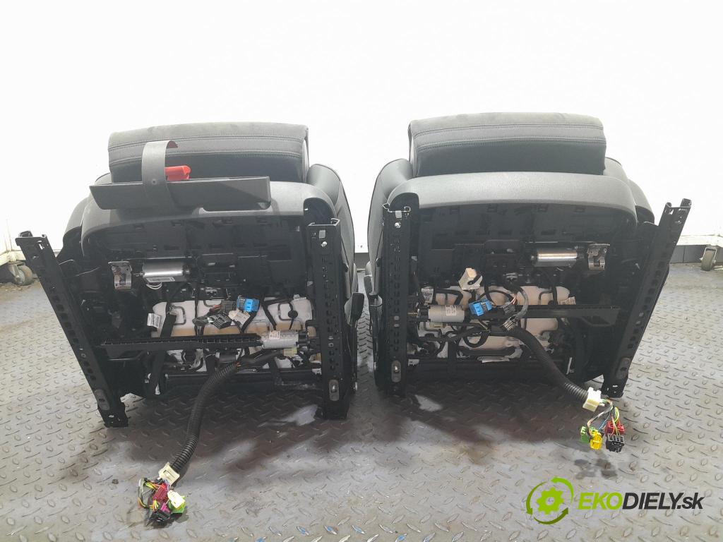 Audi Q7 2018 sedačke: Soubor.