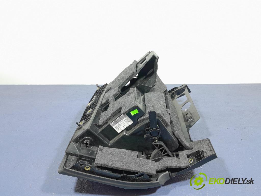 Audi Q7 2018 kastlík 4M1857035R