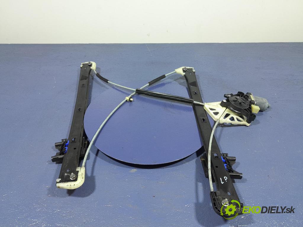 Audi Q7 2018 mechanismus stahování Sklenka: před Levý: 4M0837461A