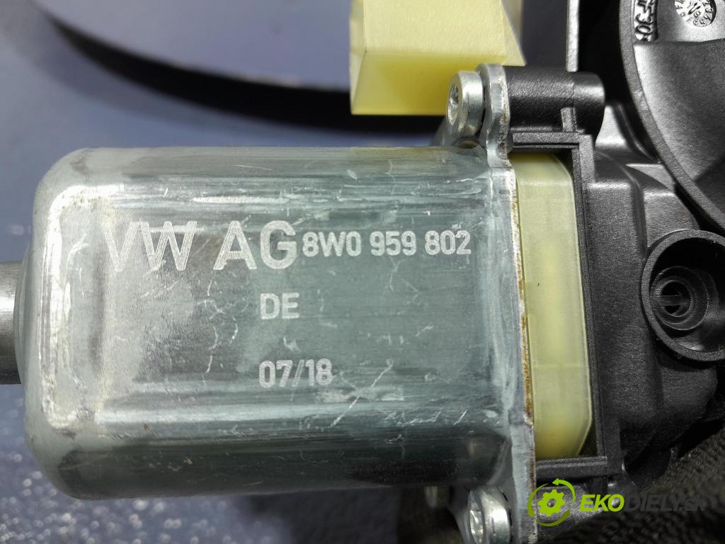 Audi Q7 2018 mechanismus stahování Sklenka: před Levý: 4M0837461A