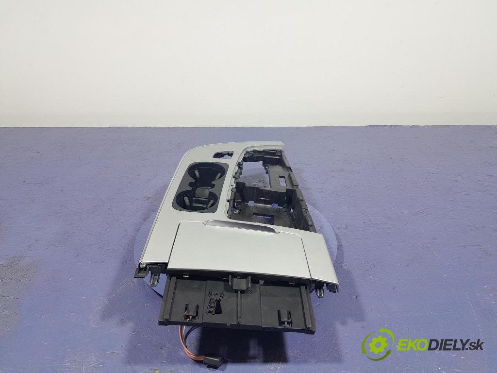 Audi Q7 2018 kastlík