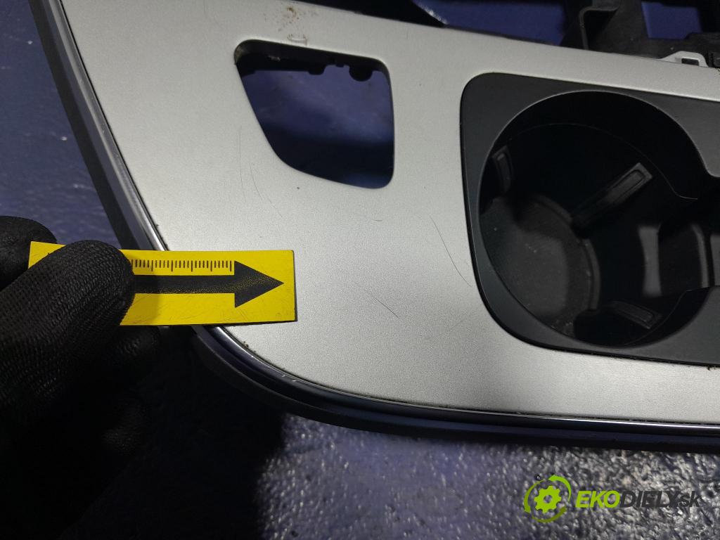 Audi Q7 2018 kastlík