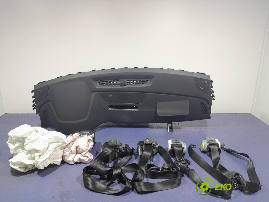 Audi Q7 2018 kokpit,přistrojova deska