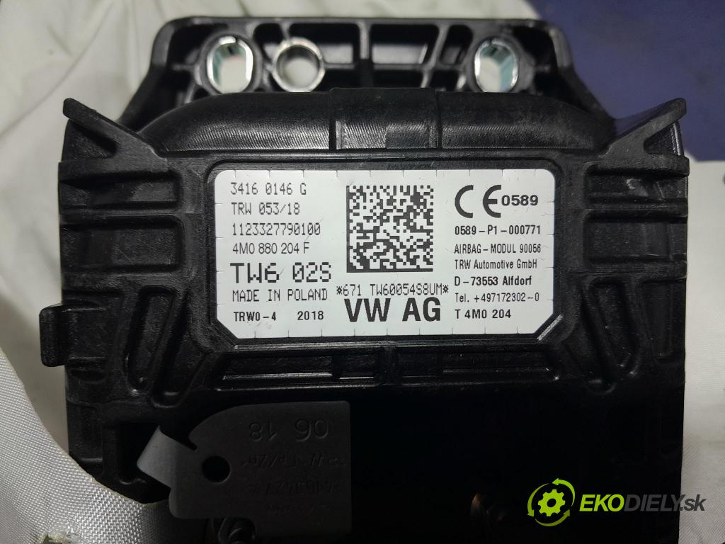 Audi Q7 2018 kokpit,přistrojova deska