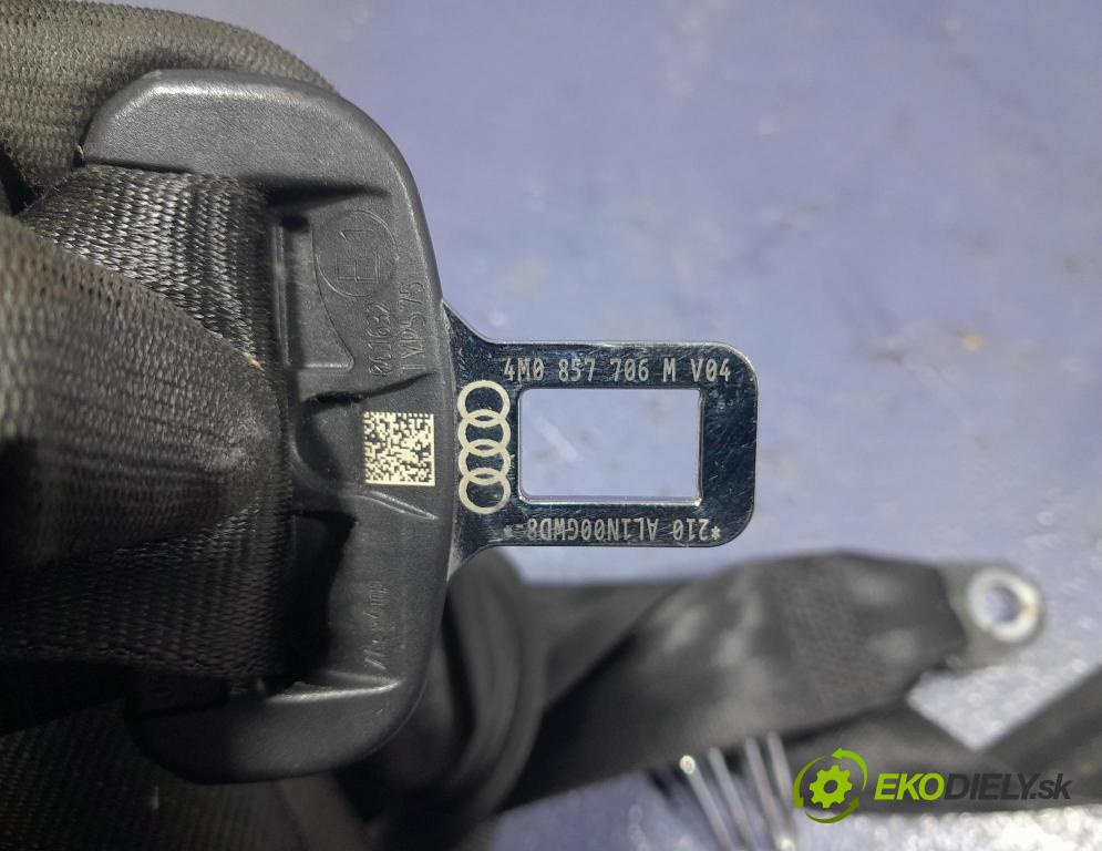 Audi Q7 2018 kokpit,přistrojova deska