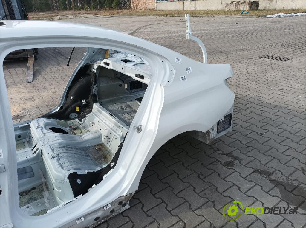 Bmw Seria 3 0 blatník zad Vľavo: