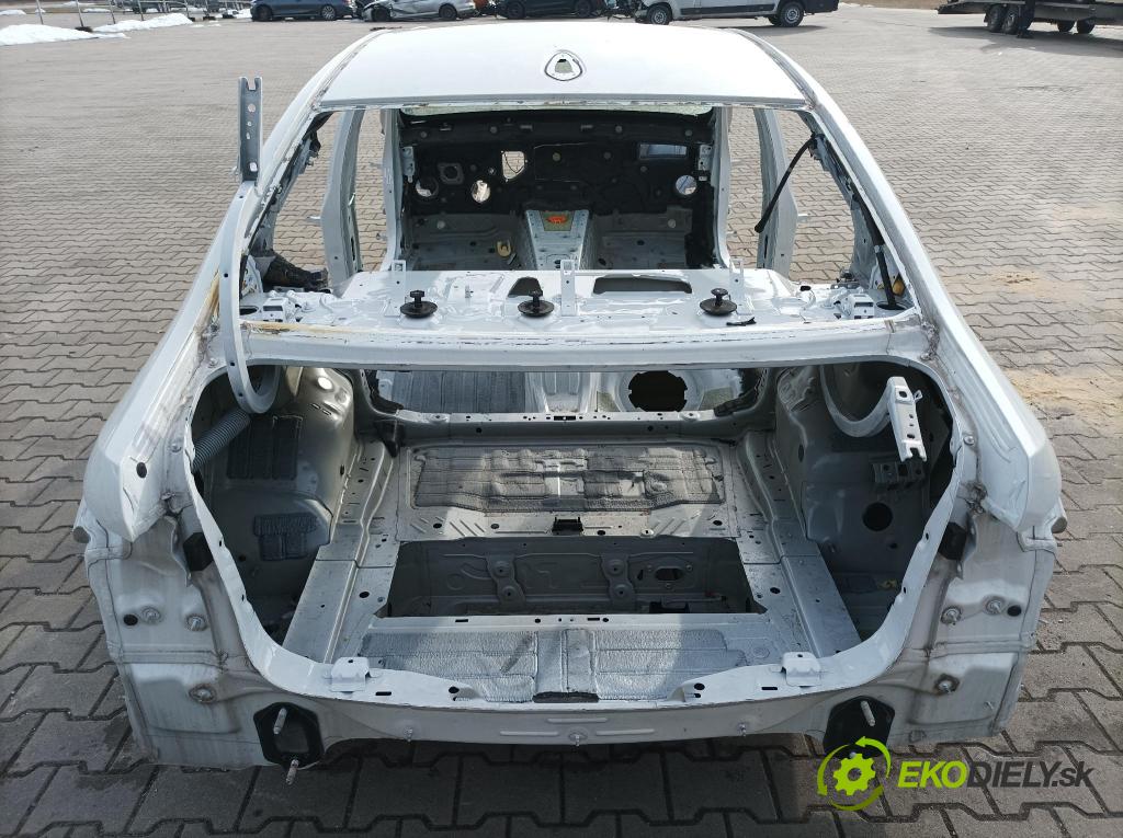 Bmw Seria 3 0 blatnik Zad: v pravo: 