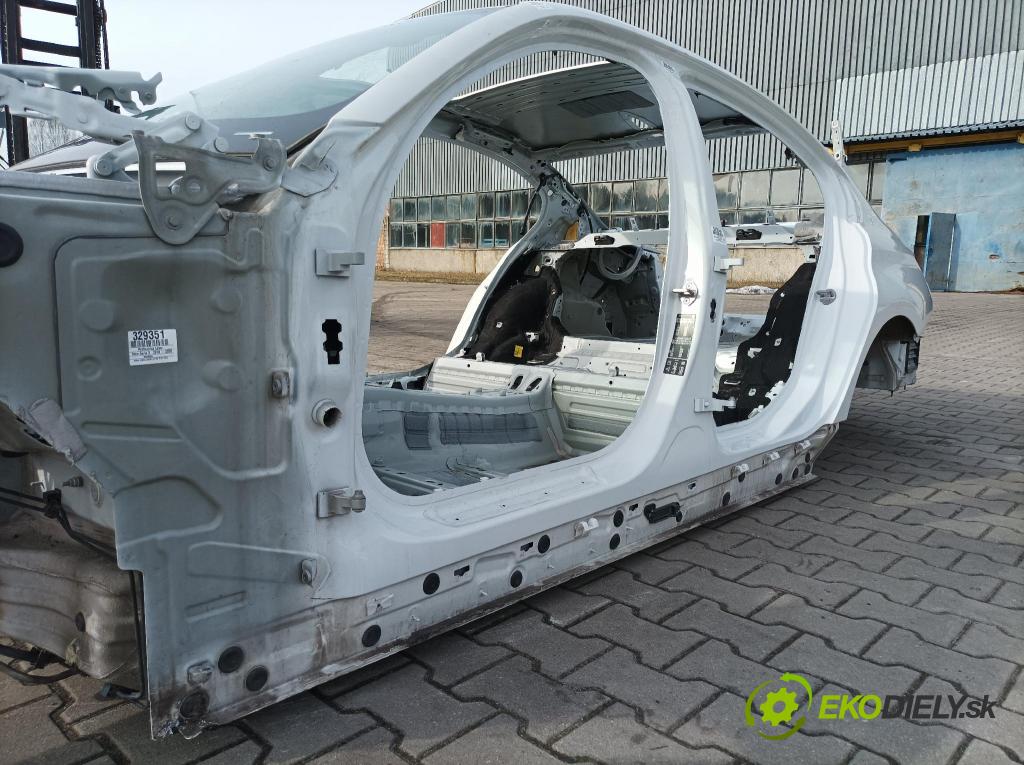 Bmw Seria 3 0 Práh: Vľavo: