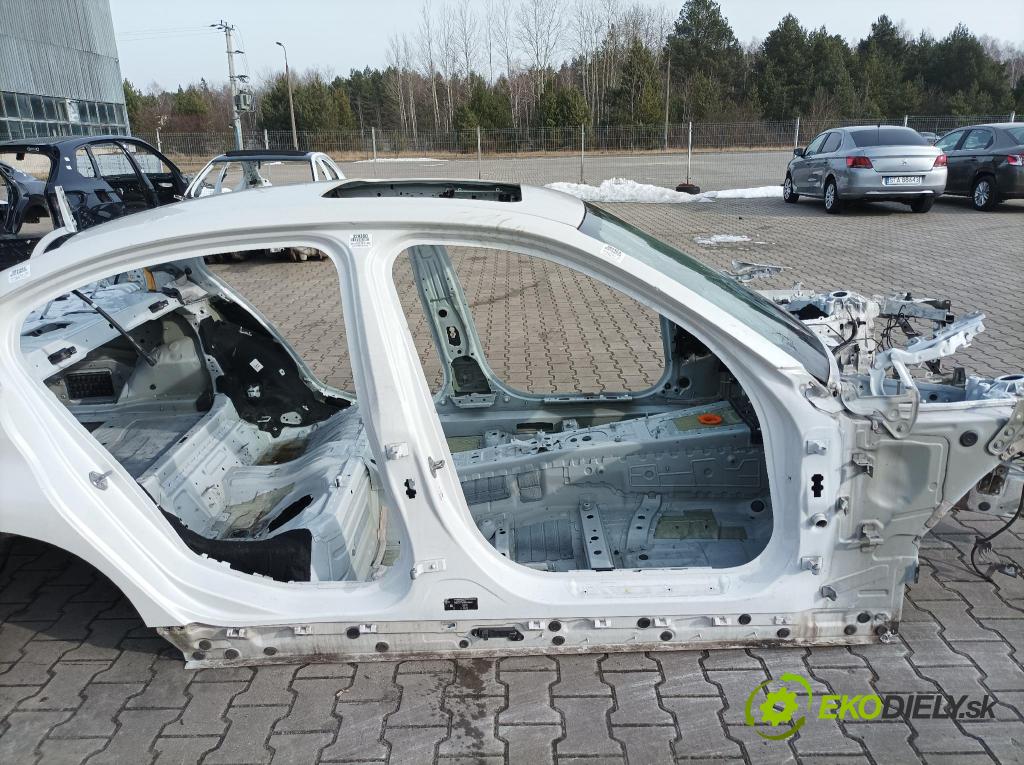 Bmw Seria 3 0 Práh: v pravo: