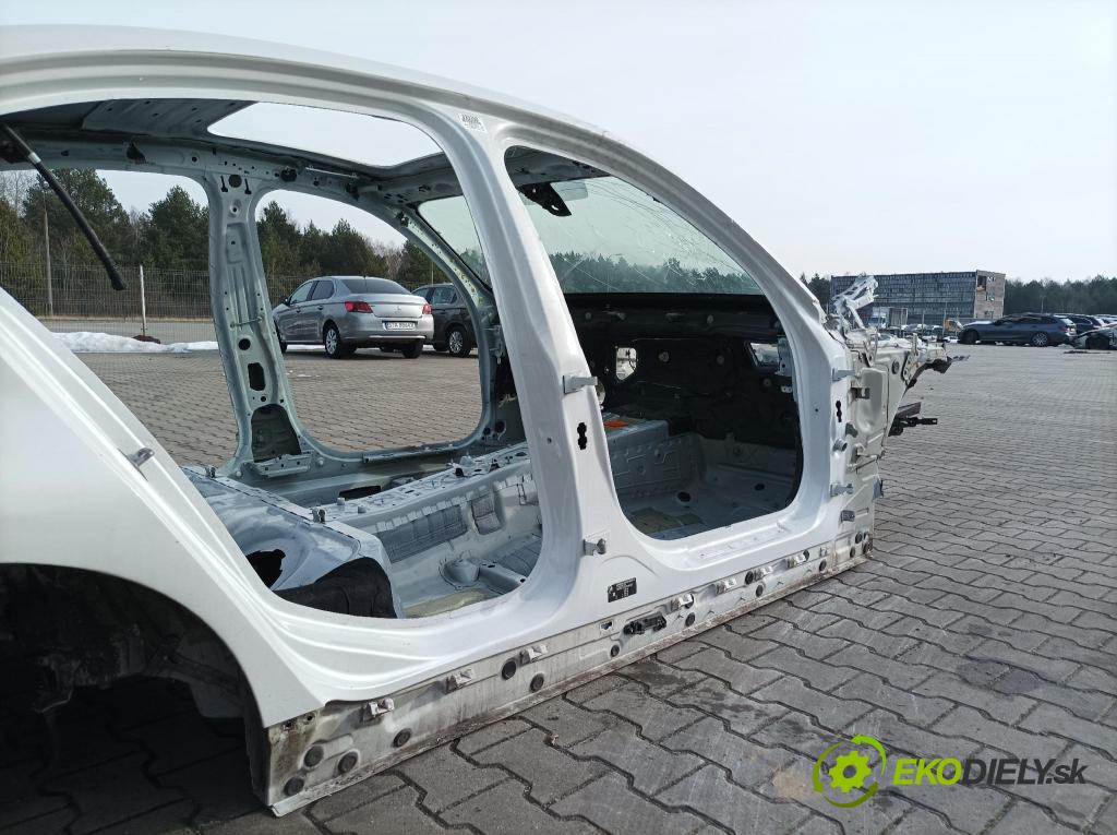 Bmw Seria 3 0 Práh: v pravo: