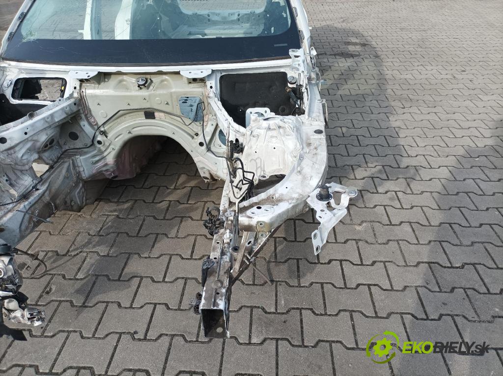 Bmw Seria 3 0 štvrťka ľavá