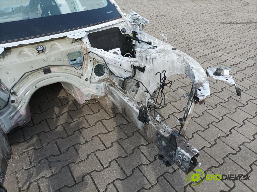 Bmw Seria 3 0 štvrťka levá 