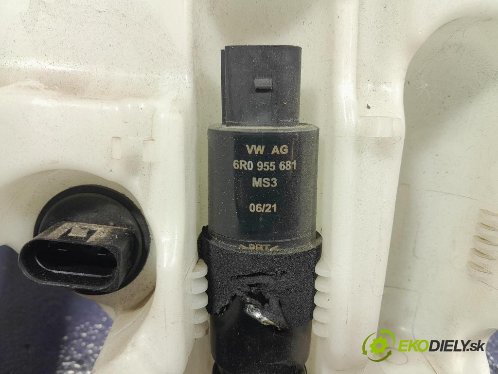 Audi Q7 2018 nádržka Podložka: 4M0955452B