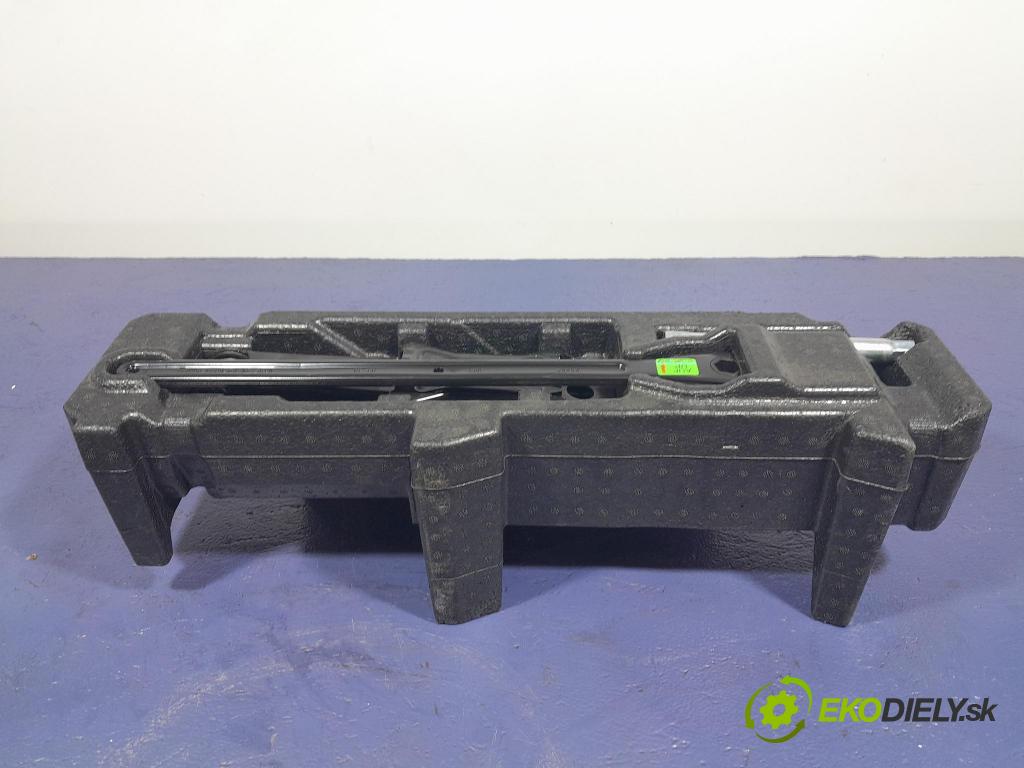 Audi Q7 2018 koš kola: Náhradní 4M0012113D