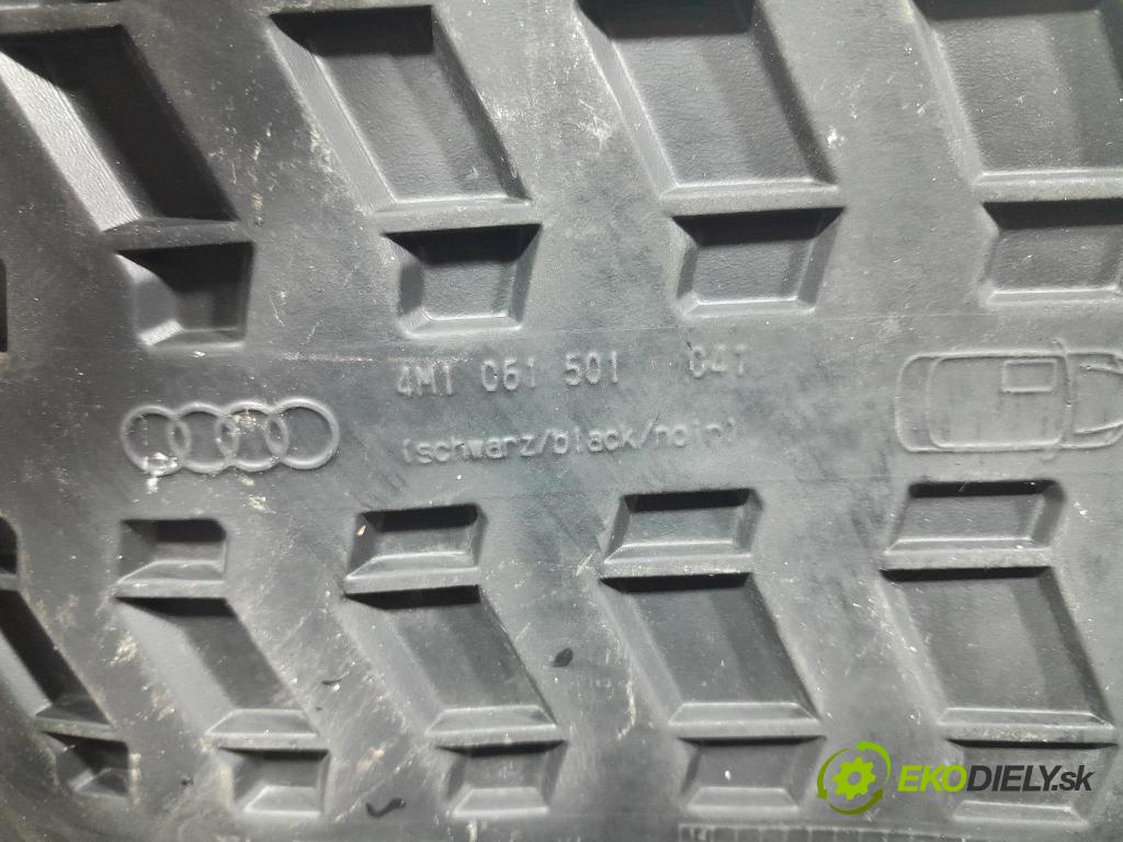 Audi Q7 2018 koberec do auta 4M1061501