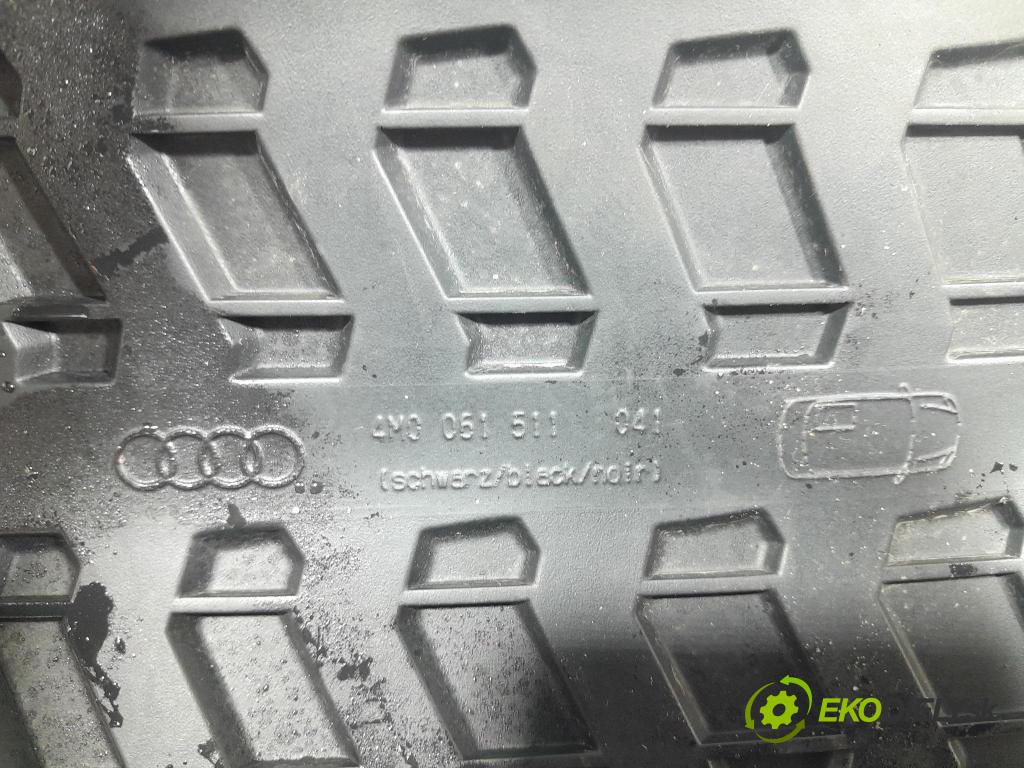 Audi Q7 2018 koberec do auta 4M1061501