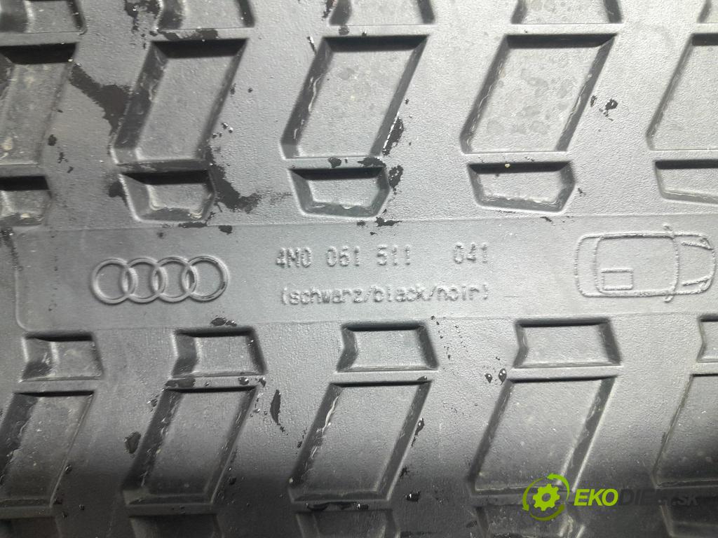 Audi Q7 2018 koberec do auta 4M1061501