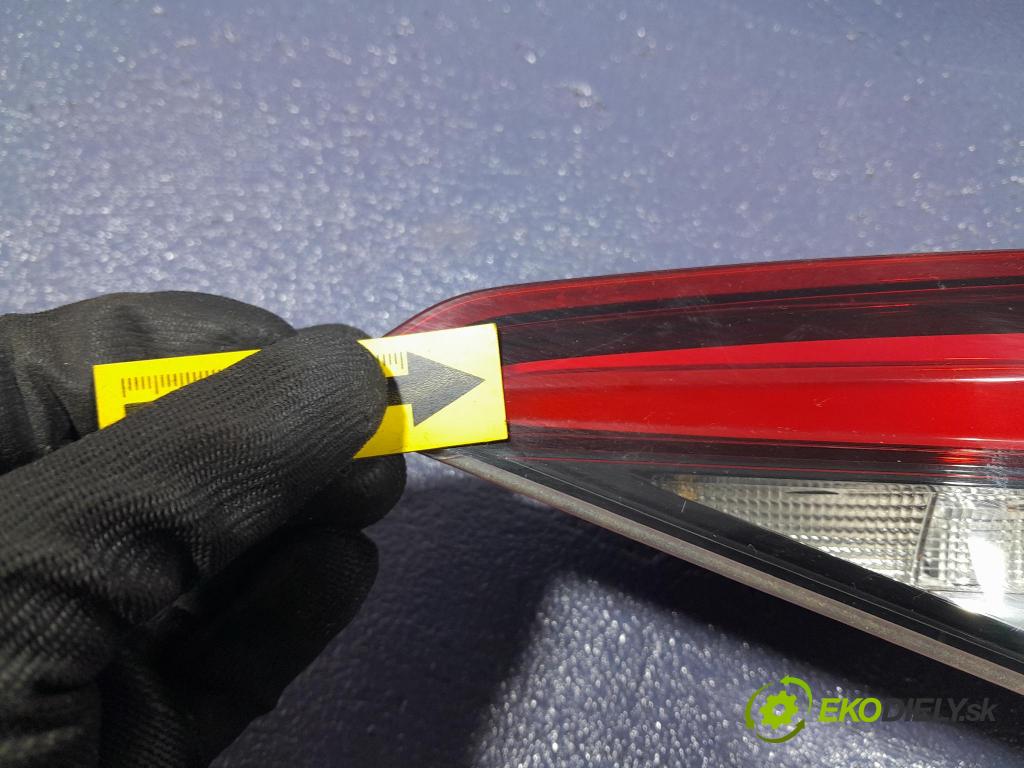 Skoda Kodiaq 2020 světlo Zad: Práva: Uvnitř 565945308B