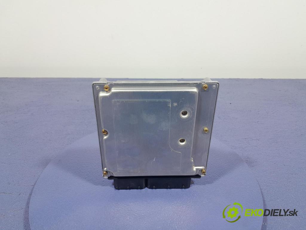 Bmw Seria 3 2002 řídící jednotka Motor: 7789572