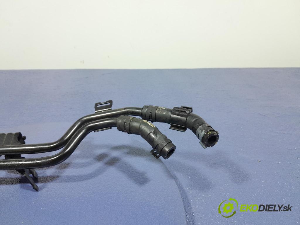 Skoda Kodiaq 2020 rúrka Chladič: 03N121060B