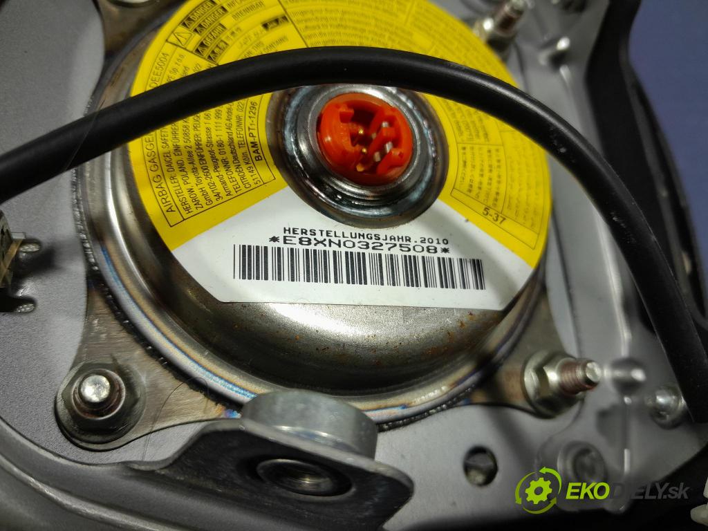 Citroen C1 2011 volant