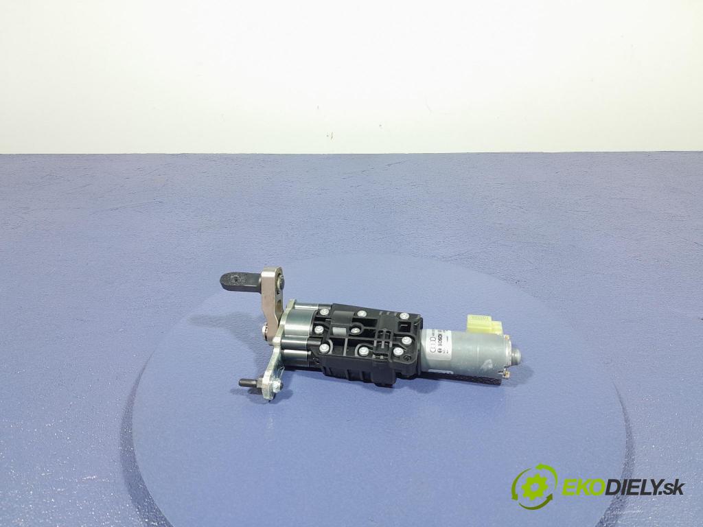 Audi Q7 2018 Aktuátor: 4M0827851A