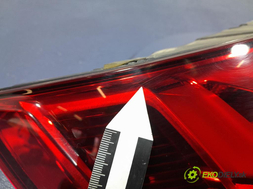 Audi Q7 2018 světlo Zad: levá Uvnitř 4M0945093M