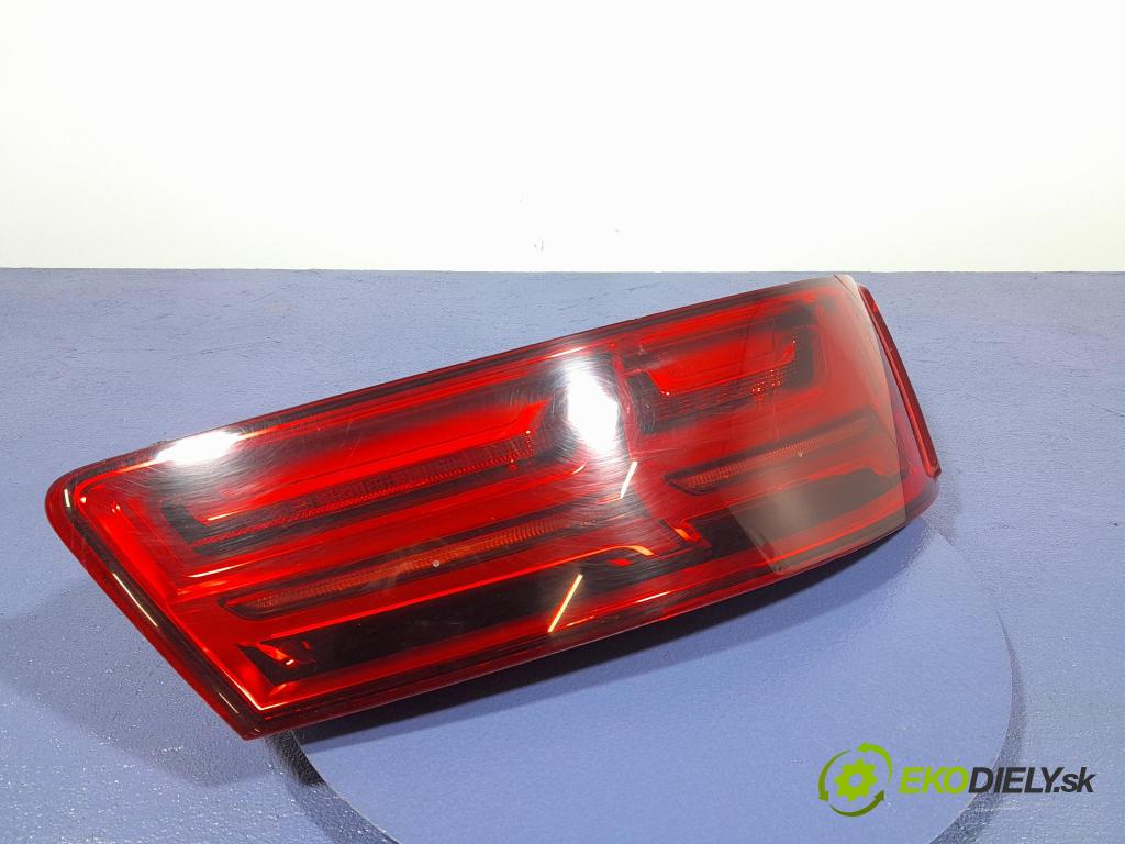 Audi Q7 2018 svetlo / reflektor zad Prava: Vnútri: 4M0945094M