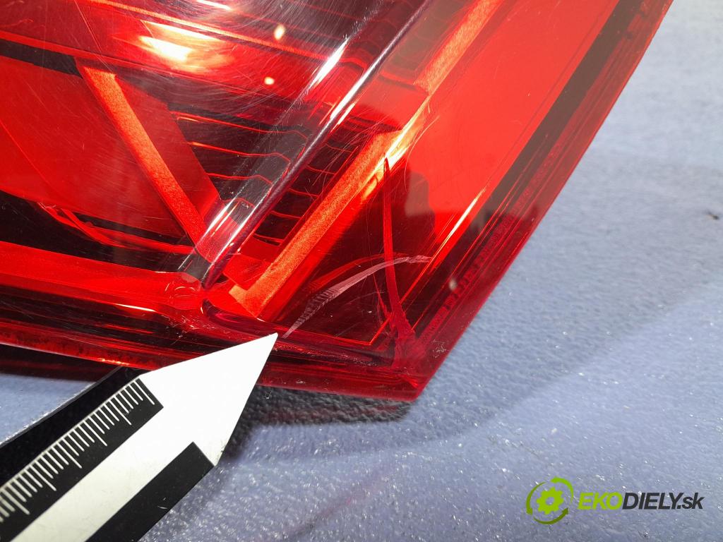 Audi Q7 2018 svetlo / reflektor zad Prava: Vnútri: 4M0945094M