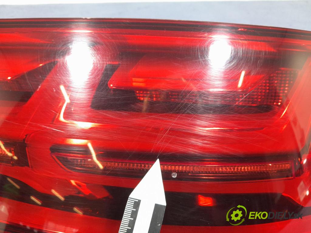 Audi Q7 2018 svetlo / reflektor zad Prava: Vnútri: 4M0945094M