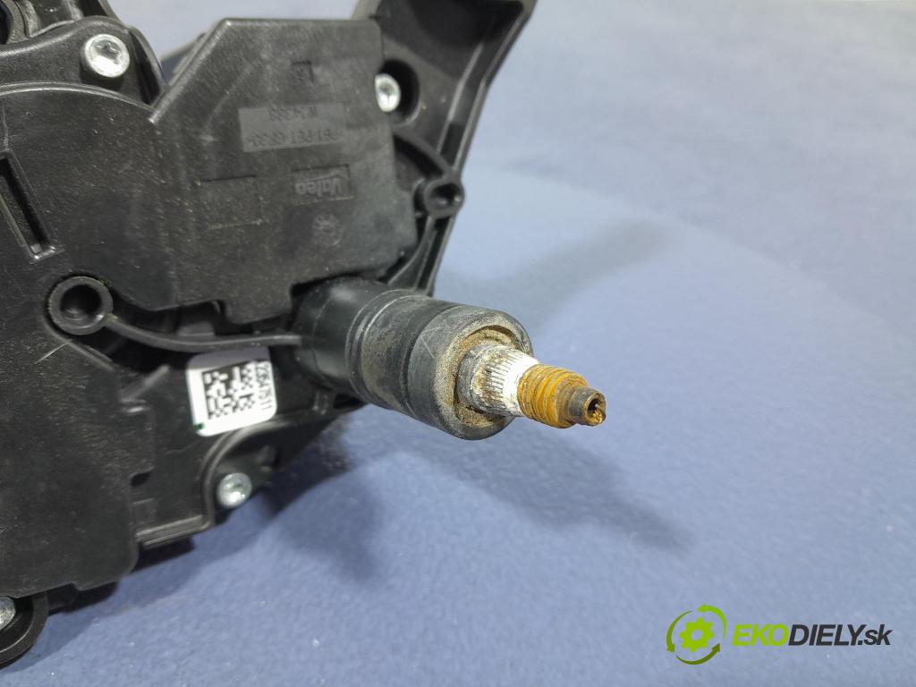 Audi Q7 2018 motor: Stierače: zad 4M0955711A