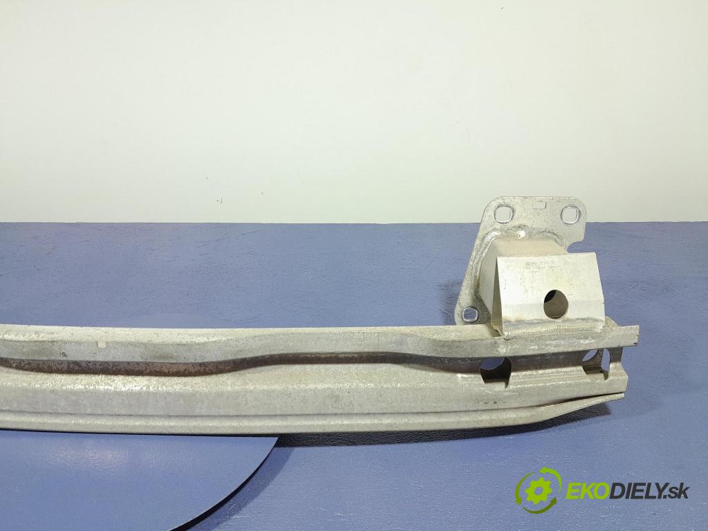 Audi Q7 2018 výztuha narazník Zad: 4M0807309