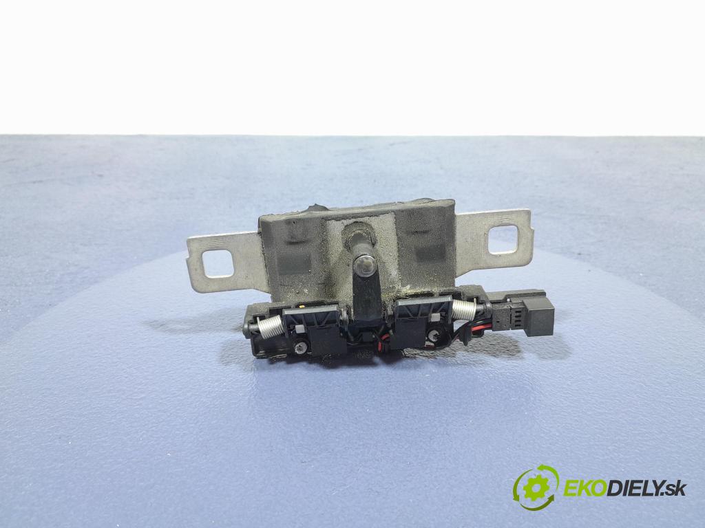 Audi Q7 2018 zámok Klapky: kufra: 80A827507