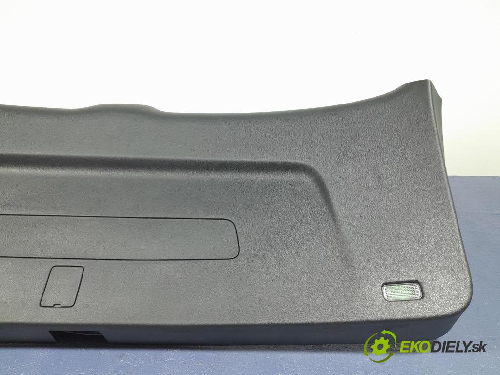 Audi Q7 2018 Čalounictví: kufra: 4M0867973G