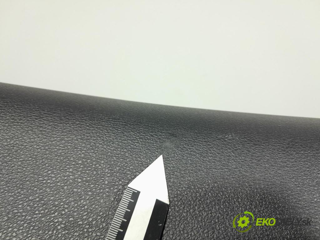 Audi Q7 2018 Čalounictví: kufra: 4M0867973G