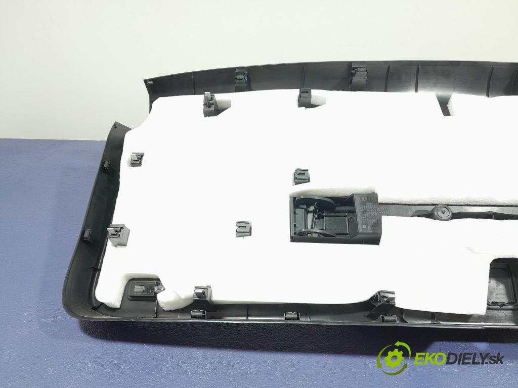 Audi Q7 2018 Čalounictví: kufra: 4M0867973G