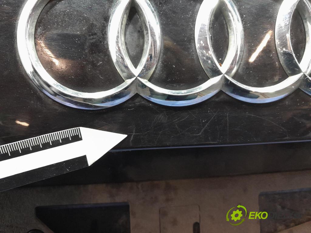 Audi Q7 2018 zadní dveře kufra: kufr