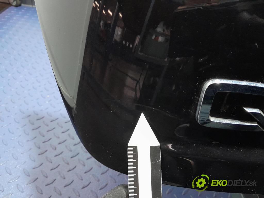 Audi Q7 2018 zadní dveře kufra: kufr