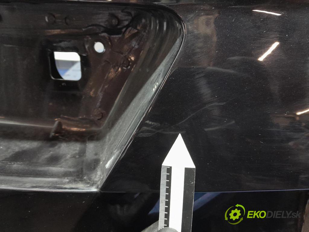 Audi Q7 2018 zadní dveře kufra: kufr