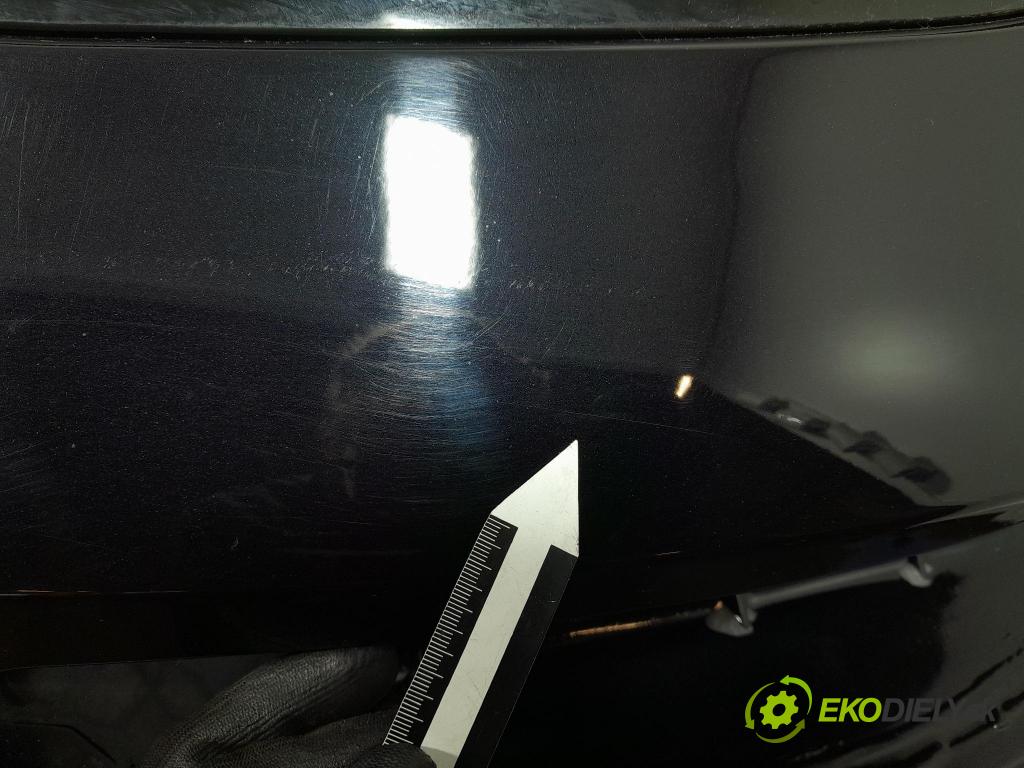 Audi Q7 2018 zadní dveře kufra: kufr