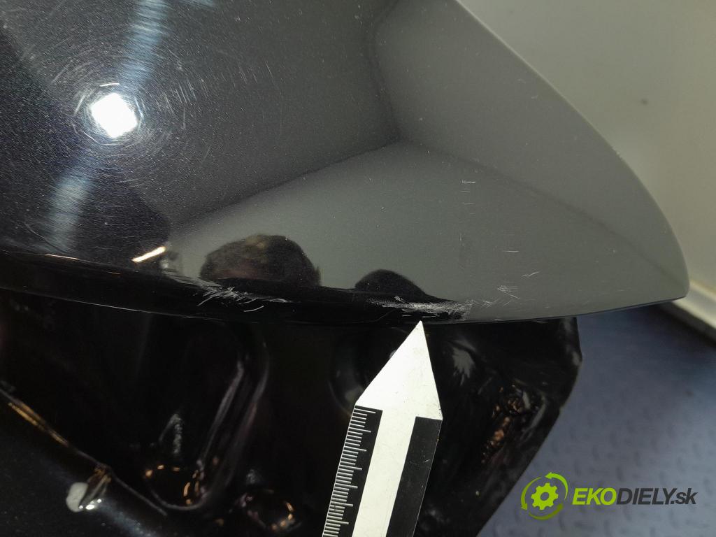 Audi Q7 2018 zadní dveře kufra: kufr